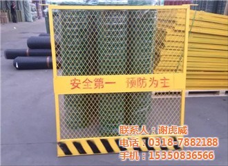 施工電梯安全門、電梯安全門與卓銘絲網 安全防護與絲網制品的融合創新